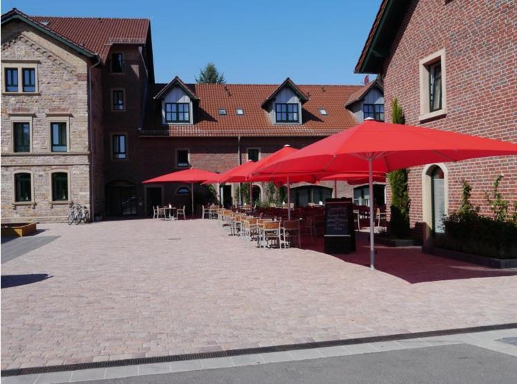 Hotel Sutter'S Landhaus Gensingen Exterior foto